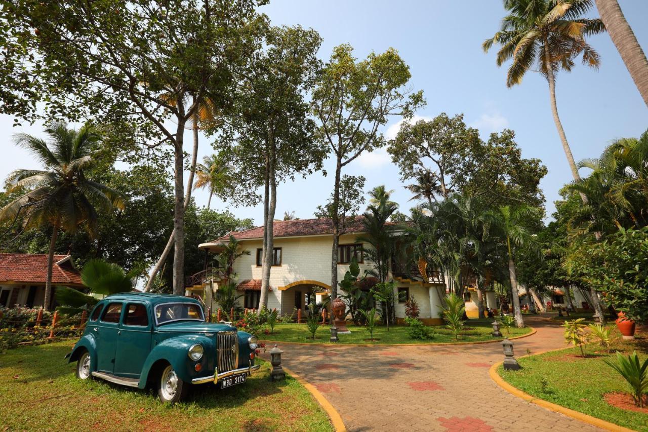 The World Backwaters, Alleppey Hotel Kumarakom Exterior photo