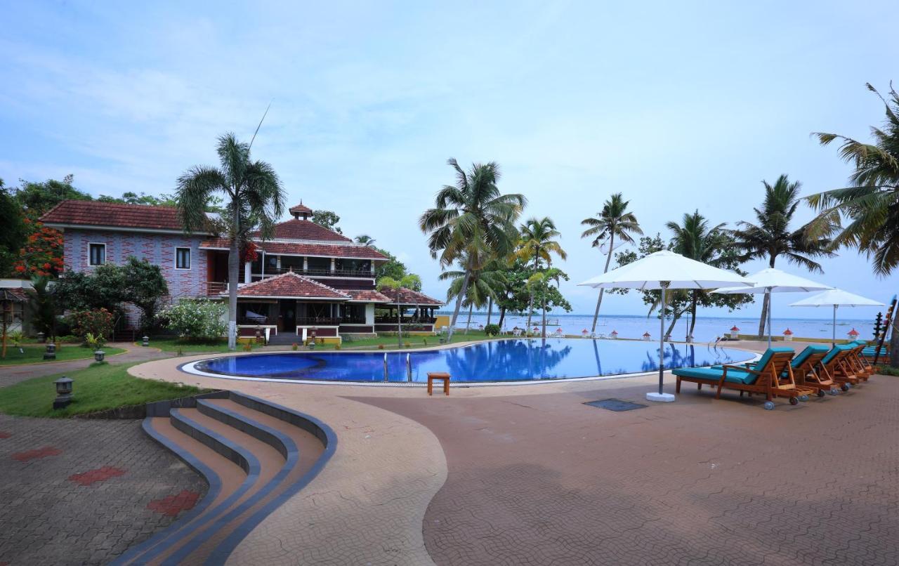 The World Backwaters, Alleppey Hotel Kumarakom Exterior photo