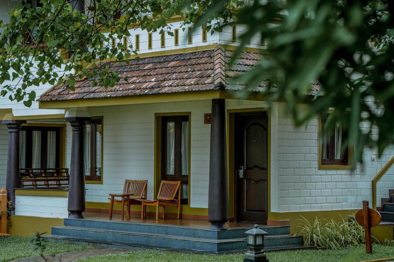 The World Backwaters, Alleppey Hotel Kumarakom Exterior photo