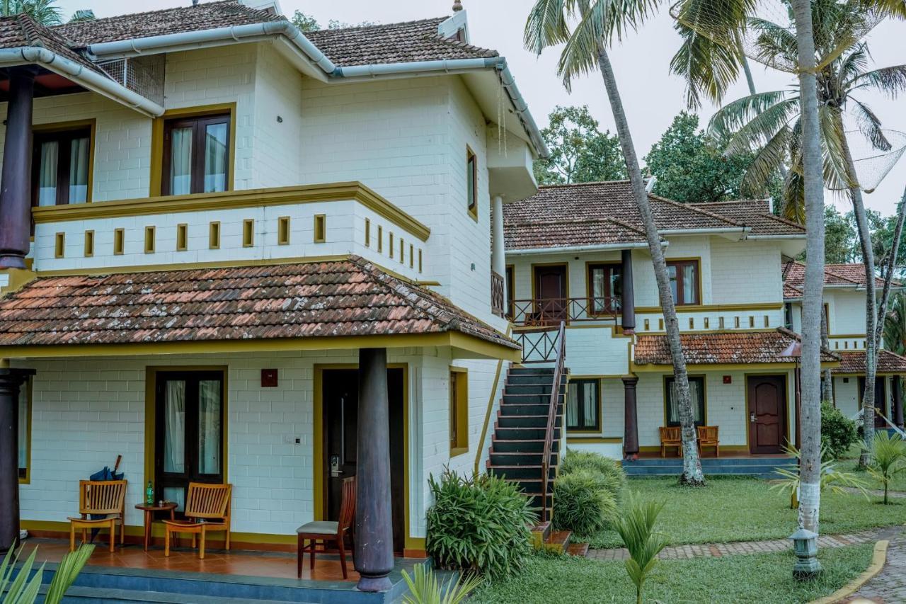 The World Backwaters, Alleppey Hotel Kumarakom Exterior photo