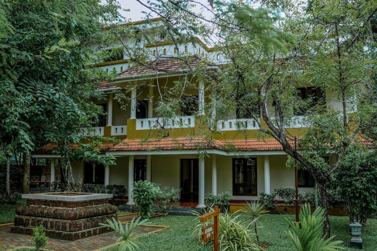 The World Backwaters, Alleppey Hotel Kumarakom Exterior photo