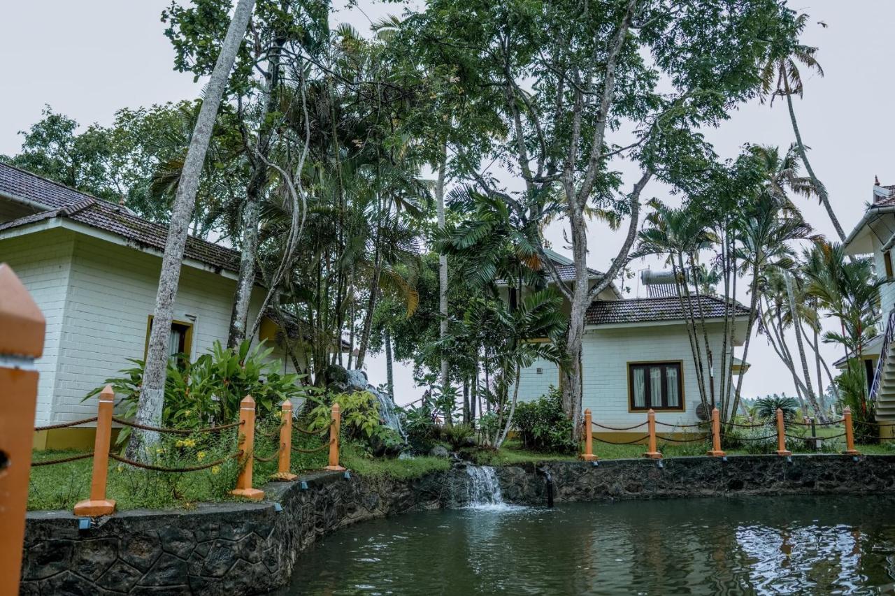 The World Backwaters, Alleppey Hotel Kumarakom Exterior photo